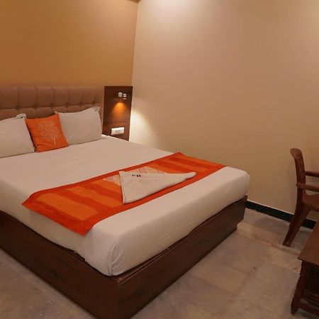 Hotel Durga Residency à Tirupati Extérieur photo