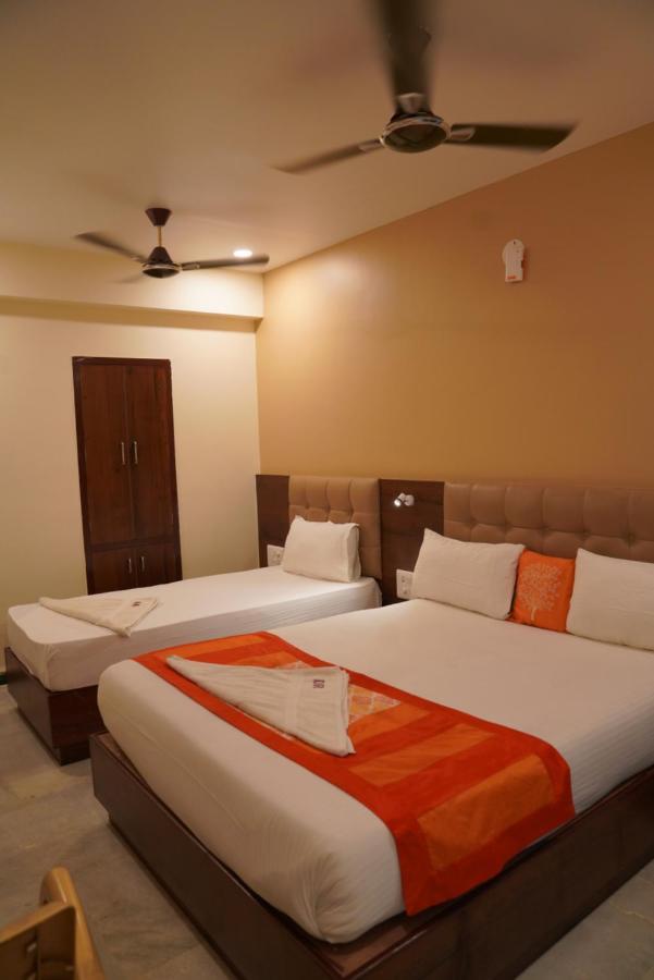 Hotel Durga Residency à Tirupati Extérieur photo