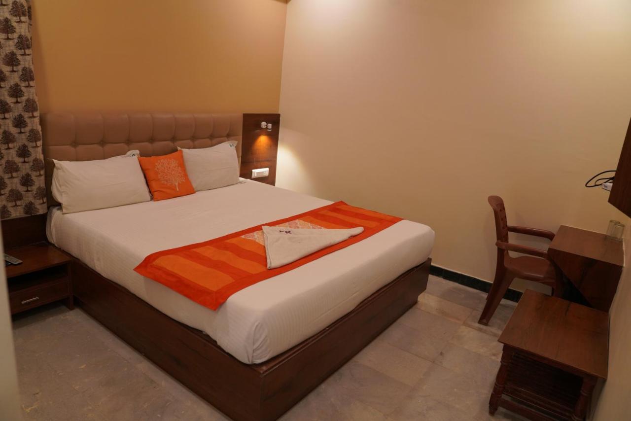 Hotel Durga Residency à Tirupati Extérieur photo