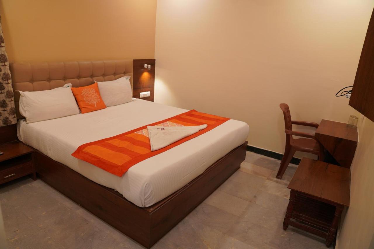 Hotel Durga Residency à Tirupati Extérieur photo