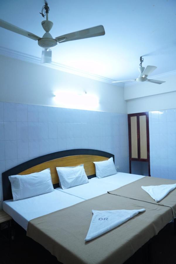 Hotel Durga Residency à Tirupati Extérieur photo