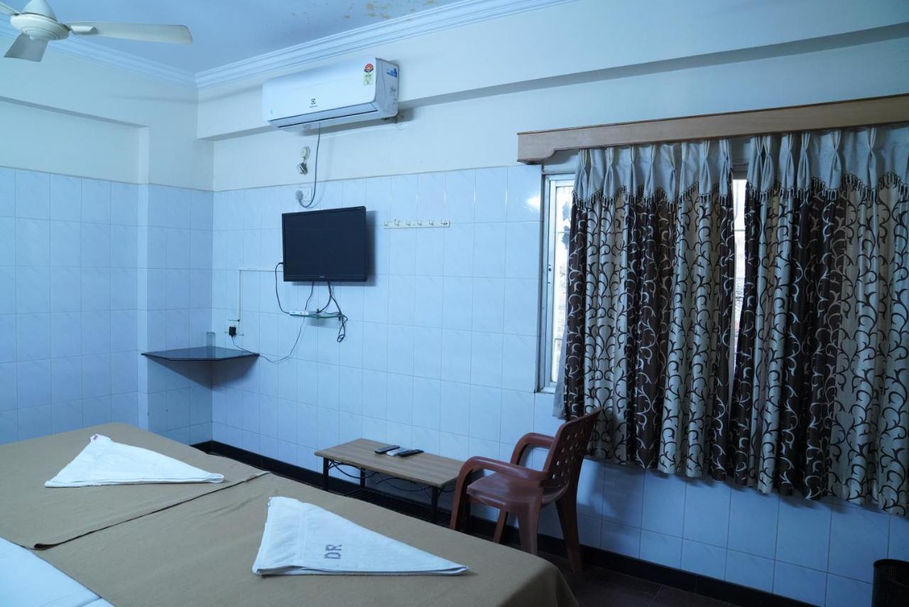 Hotel Durga Residency à Tirupati Extérieur photo