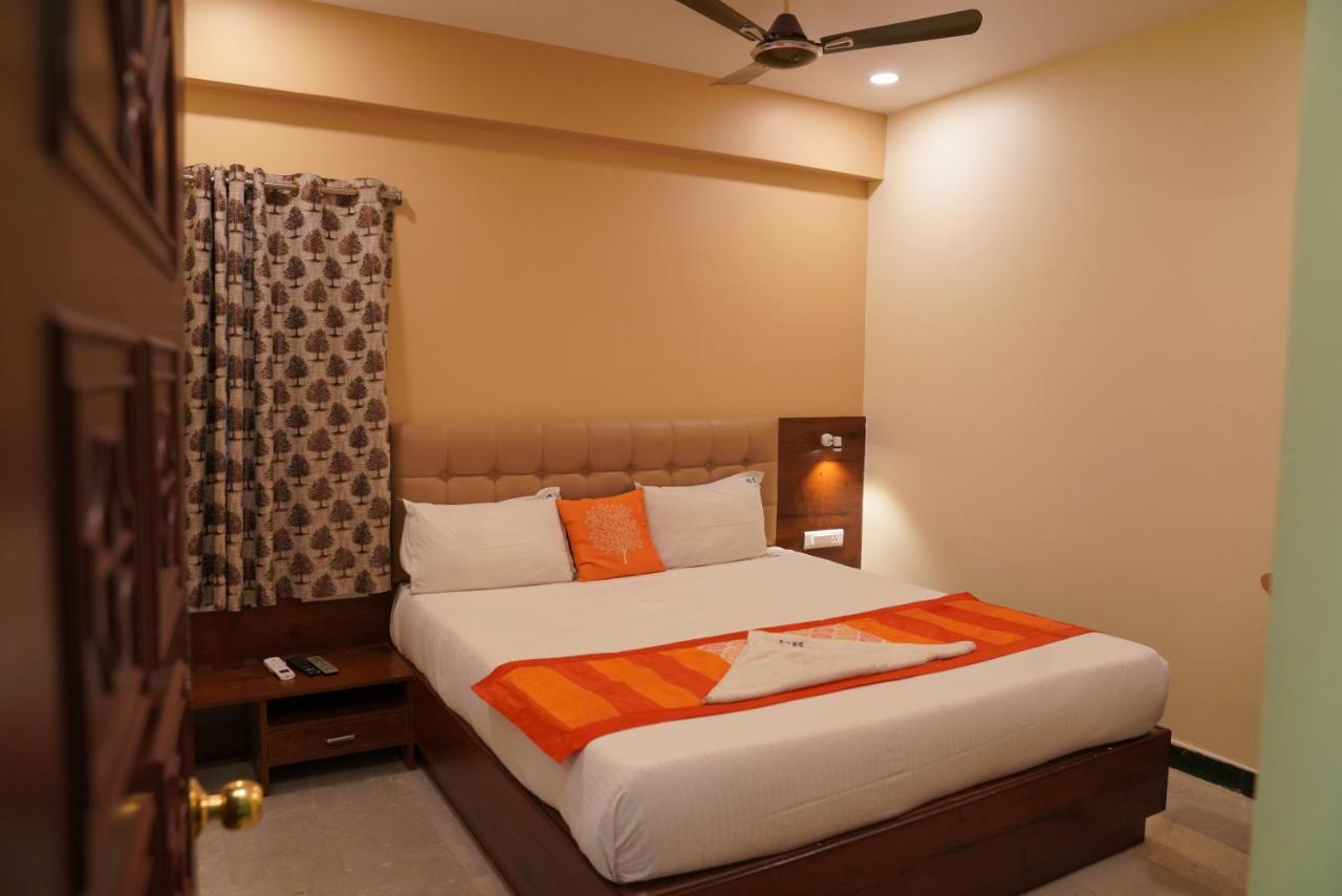 Hotel Durga Residency à Tirupati Extérieur photo