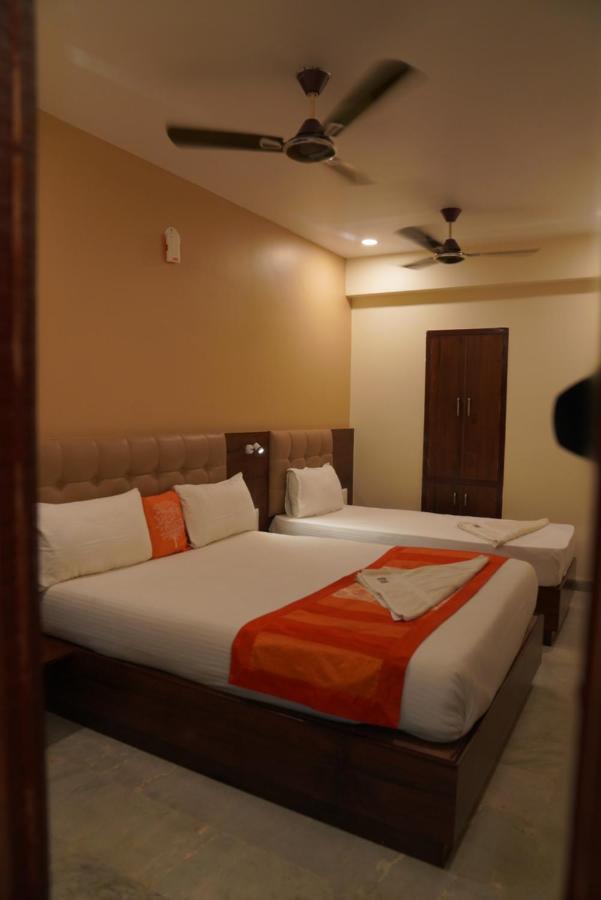 Hotel Durga Residency à Tirupati Extérieur photo